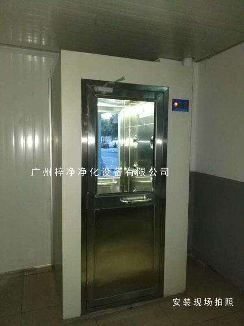 烤漆單人風(fēng)淋室圖片側(cè)面 烤漆單人風(fēng)淋室圖片側(cè)面